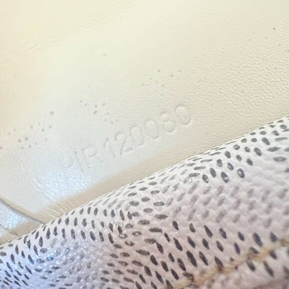 MINT Goyard Goyardine Saint Louis PM White Tote Bag Free Poshmark Authentication - Picture 11 of 14